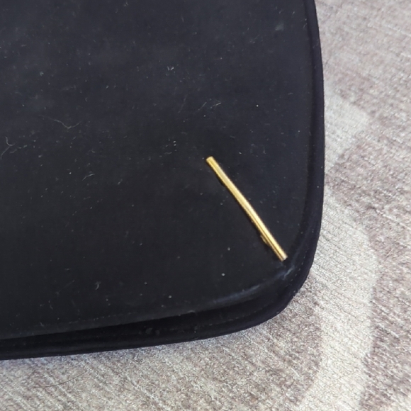 Elegant Black Handbag - Picture 2 of 8